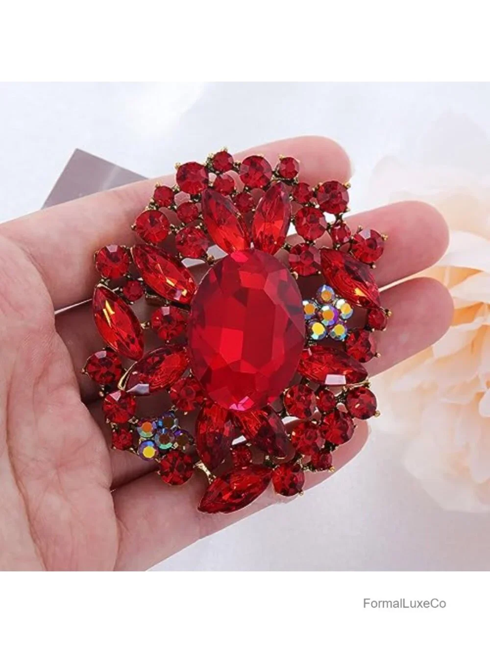 Vintage Crystal Flower Brooch Pin Women Wedding Jewelry Antique Gold Tone